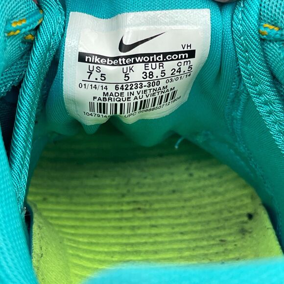 NIKE Womens Roshe Run Shoes Hyperfuse HYP Mint Green 642233-300 US 7.5 - Picture 11 of 11